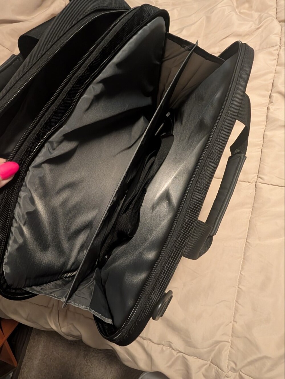 NWOT Targus Black Laptop Briefcase with Front Organizer Pocket - Picture 7 of 8